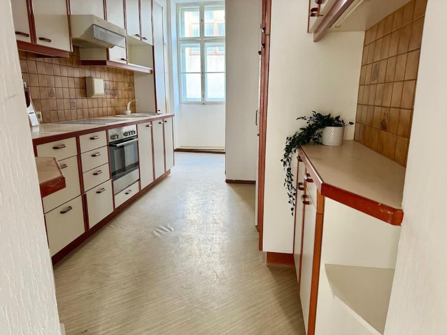 110 M2 Sunny Central * Wien