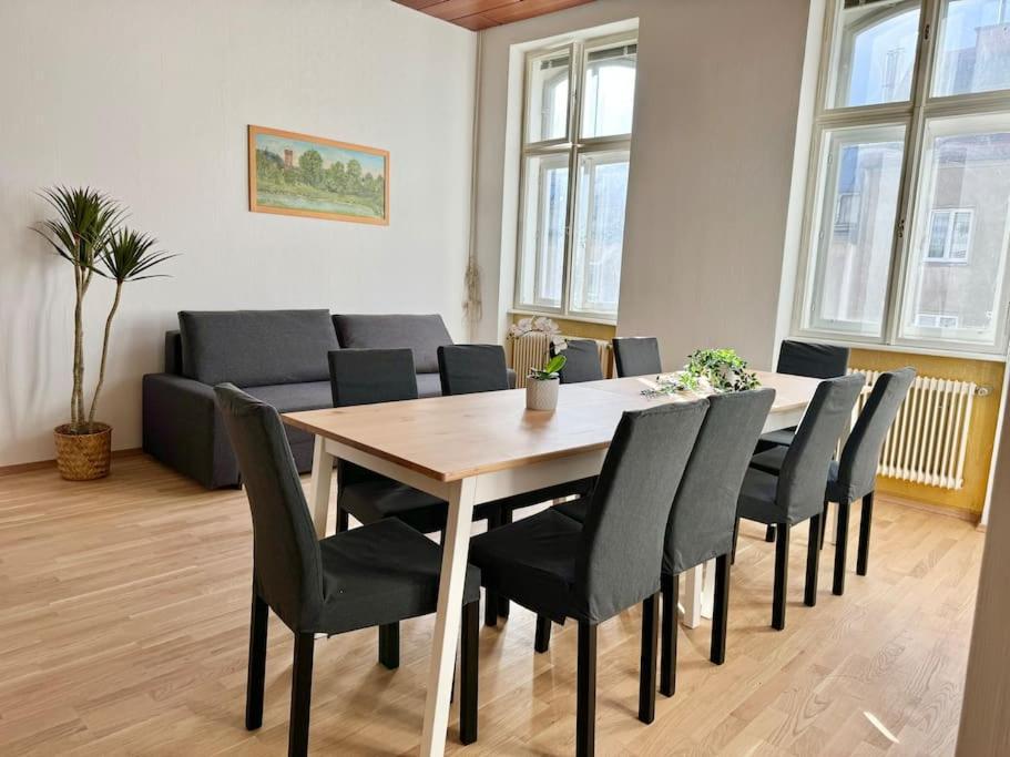 110 M2 Sunny Central * Wien